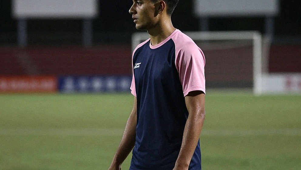 Đọc hợp đồng chuyển nhượng V-League: Khi tiền chưa đổi chủ, mọi lời hứa đều là tin đồn