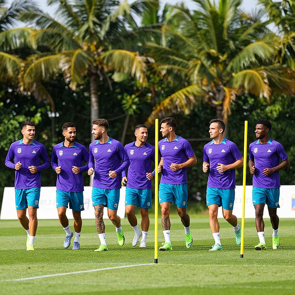 V.League và bài toán không gian: ngoại binh, lịch thi đấu và lỗ hổng dữ liệu