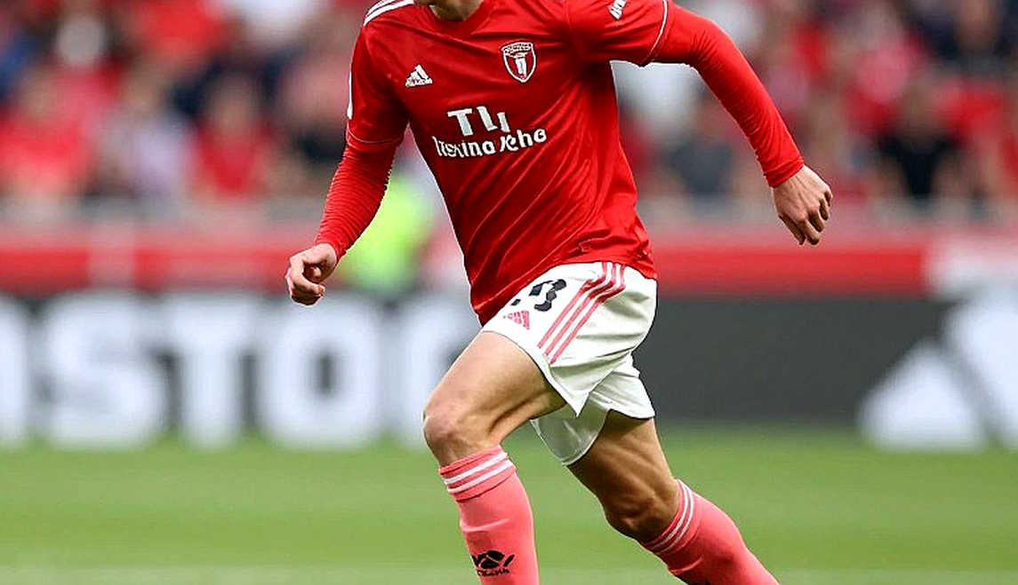 Kvaratskhelia đứt dây chằng chéo: PSG mất ba trụ cột, Luis Enrique phải viết lại cả mùa giải