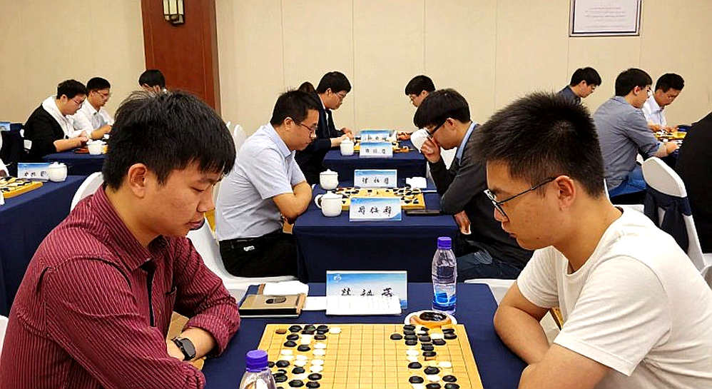 Gambit Voi, 60 phút và một tiêu đề không có ván đấu Gambit Voi, 60 phút và một tiêu đề không có ván đấu