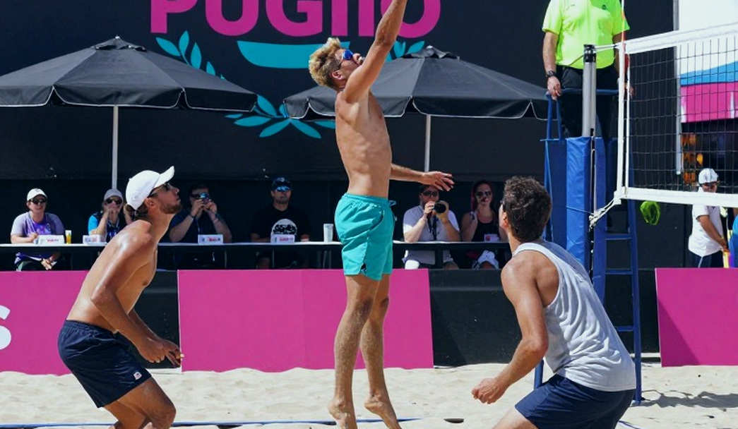 Nebraska quét Creighton 3-0 và kỷ lục 15.405 khán giả: khi bóng chuyền nữ đại học Mỹ đổi đơn vị đo