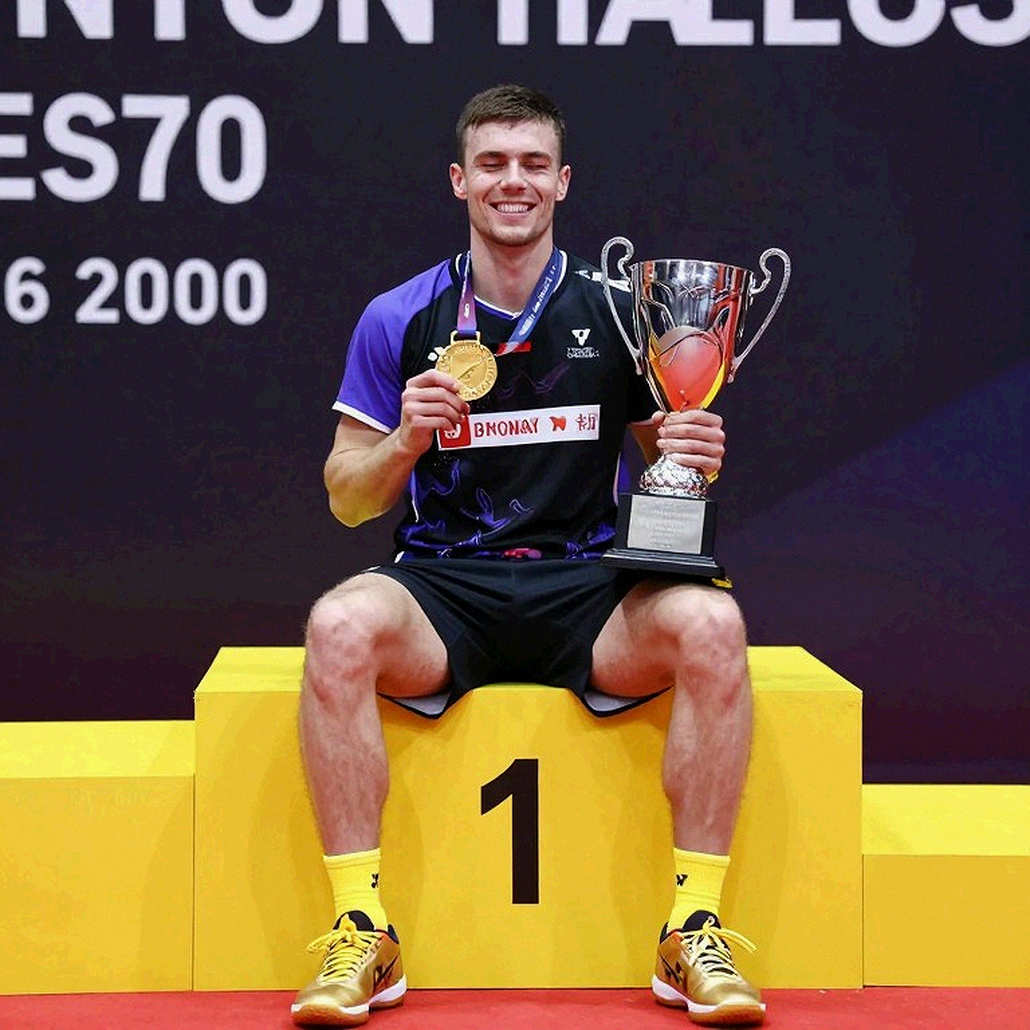 Alwi Farhan tập cùng Kento Momota trước Asian Games 2026: buổi đánh tập khép cửa và cái bẫy của câu chuyện truyền lửa Alwi Farhan tập cùng Kento Momota trước Asian Games 2026: buổi đánh tập khép cửa và cái bẫy của câu chuyện truyền lửa