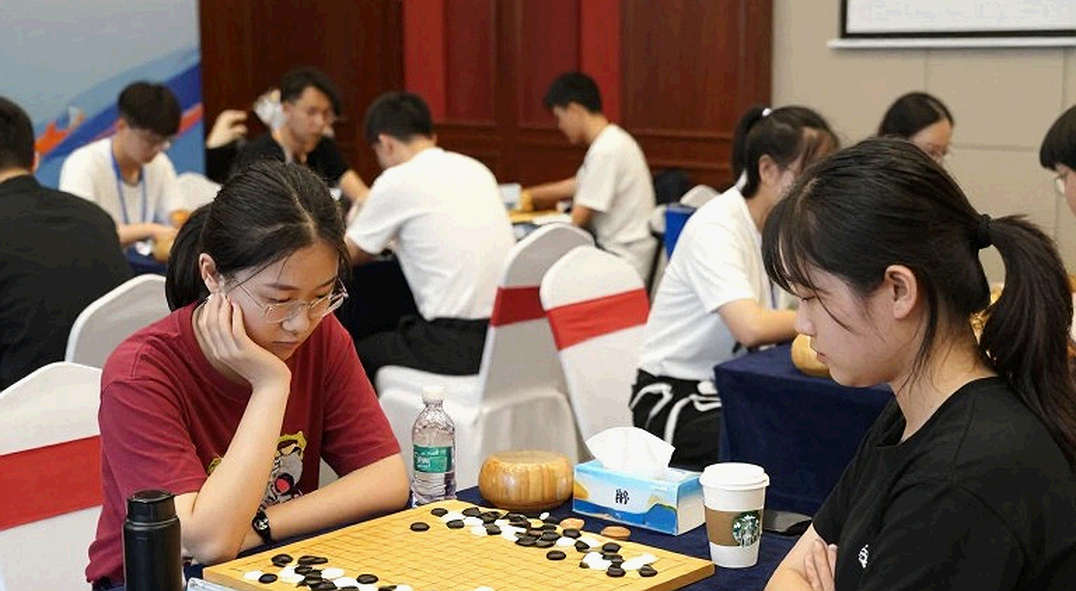 GCL 2026: Nepomniachtchi làm Carlsen khiếp sợ trước khi vượt qua Sindarov trên đồng hồ GCL 2026: Nepomniachtchi làm Carlsen khiếp sợ trước khi vượt qua Sindarov trên đồng hồ
