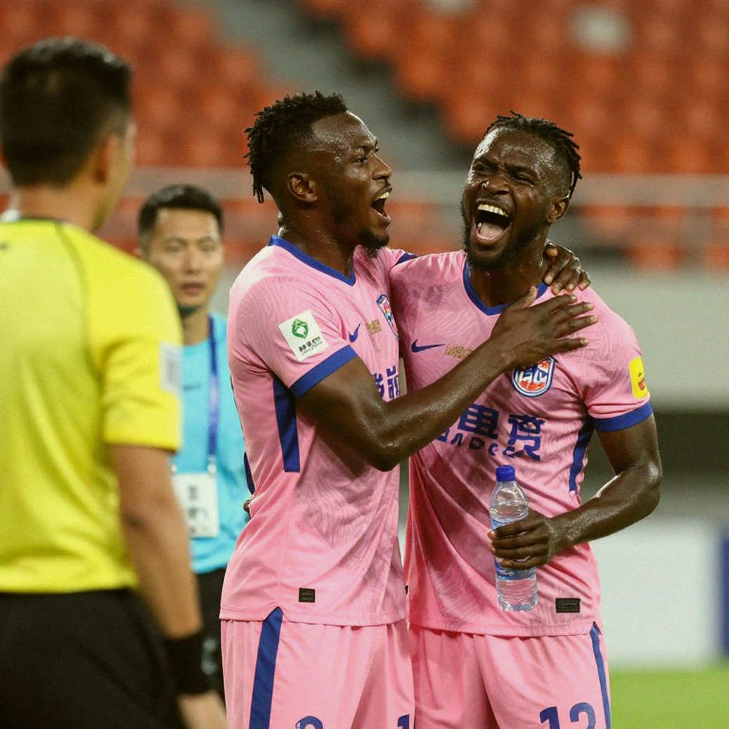 Sáu bàn của bốn tiền đạo V.League và bài toán chưa có lời giải của Kim Sang Sik