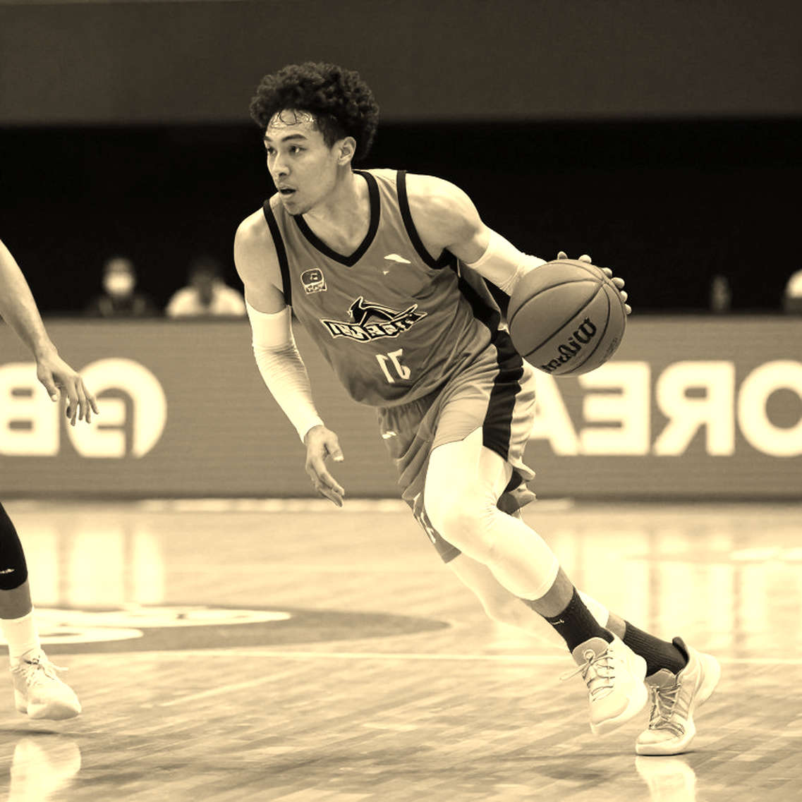 Mike James chính thức ra mắt Anadolu Efes: Chiến thắng hẹp 76-71 trước Trabzonspor Mike James chính thức ra mắt Anadolu Efes: Chiến thắng hẹp 76-71 trước Trabzonspor